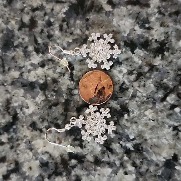 Snowflake Earrings - Picture 5 of 5